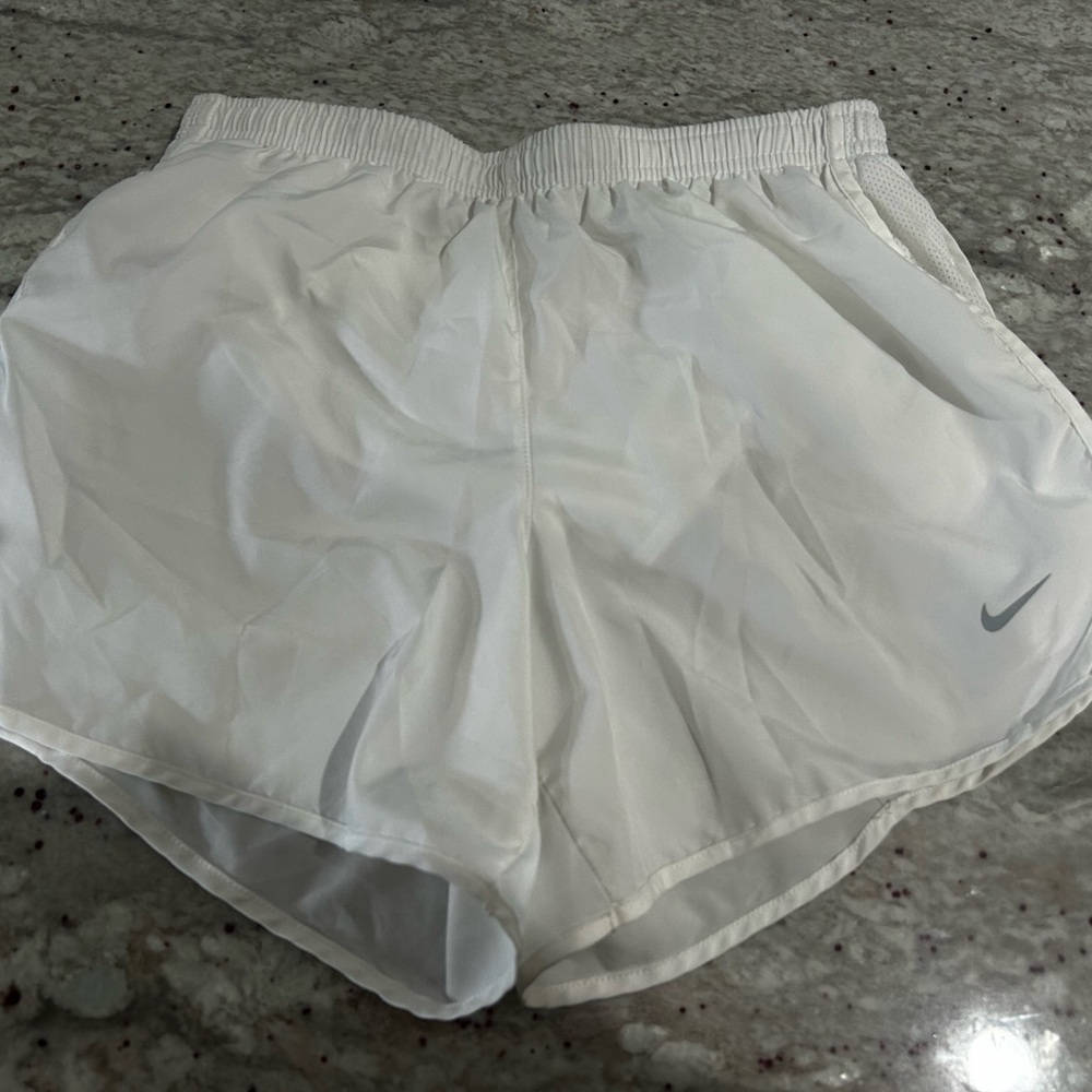 Nike Girls XL Dri-FIT White Running Shorts – Lightweight Activewear
